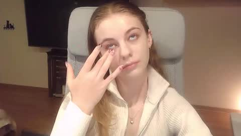 AriaCreazy online show from 25, 10, 2025