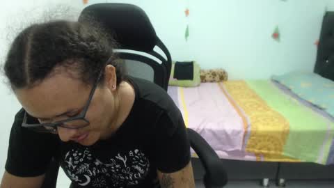 ...Ariana... online show from 17, 1, 2025