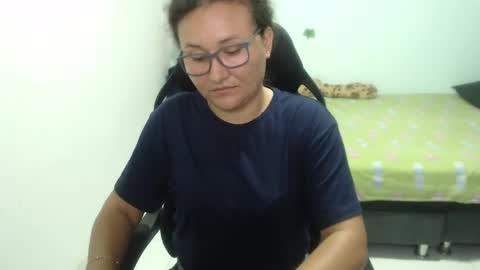 ...Ariana... online show from 7, 2, 2025