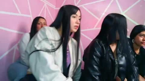 Snapshot of ariadna_and_antonella chatting on 8, 4, 2026 dafna lorens online show from 8, 4, 2026