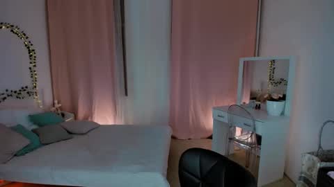 Snapshot of ariadna_s chatting on 3, 3, 2025 Ariadna online show from 3, 3, 2025