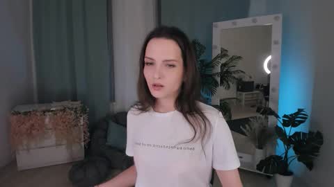 Snapshot of ariadna_s chatting on 4, 10, 2025 Ariadna online show from 4, 10, 2025