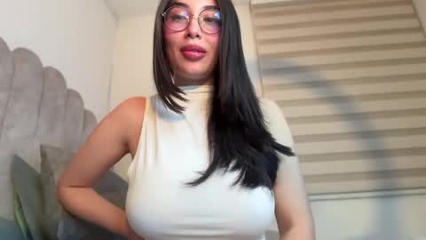 Snapshot of ariadnaz chatting on 31, 5, 2026 ARIADNA IM NEW HERE THANK YOU VERY MUCH FOR FOLLOWING ME online show from 31, 5, 2026