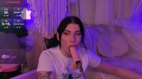 Snapshot of ariana_asti chatting on 11, 12, 2024 ARIANA ASTI online show from 11, 12, 2024