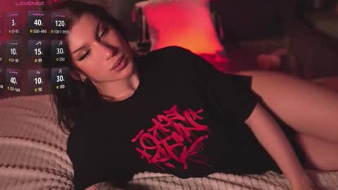 Snapshot of ariana_asti chatting on 1, 3, 2025 ARIANA ASTI online show from 1, 3, 2025