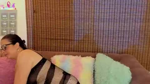 Snapshot of ariana_cross_ chatting on 16, 5, 2026 Ariana Cruz online show from 16, 5, 2026