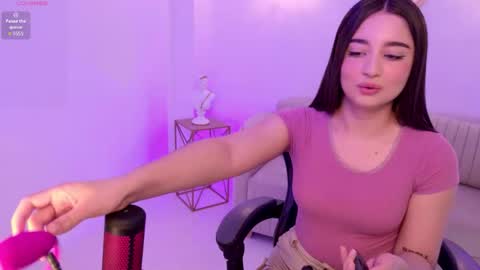 Snapshot of ariana_monroe01 chatting on 24, 10, 2025 Ariana online show from 24, 10, 2025