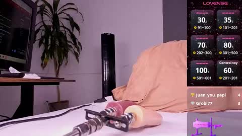 Snapshot of ariana_nix chatting on 23, 9, 2025 ariana_nix online show from 23, 9, 2025