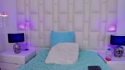  ariana  online show from 4, 3, 2025