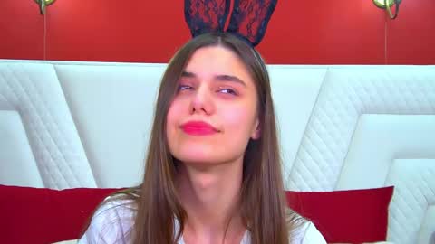 Snapshot of arianaallens chatting on 8, 11, 2025 Ariana online show from 8, 11, 2025