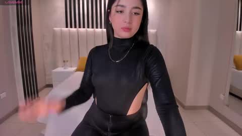 Snapshot of arianamonroe chatting on 10, 9, 2025 ARIANA MONROE online show from 10, 9, 2025