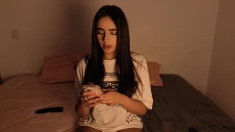 Snapshot of ariandbela__ chatting on 8, 10, 2025 ariandbela__ online show from 8, 10, 2025