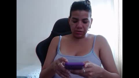 Snapshot of ariannaloovel chatting on 7, 12, 2024 ariannaloovel online show from 7, 12, 2024