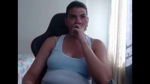 Snapshot of ariannaloovel chatting on 16, 1, 2025 ariannaloovel online show from 16, 1, 2025