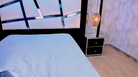 ariannarussell1 online show from 17, 10, 2025