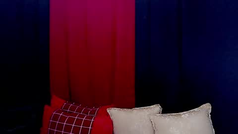 Snapshot of arianne_xoxo777 chatting on 16, 12, 2024 ARIANNE CUMS online show from 16, 12, 2024