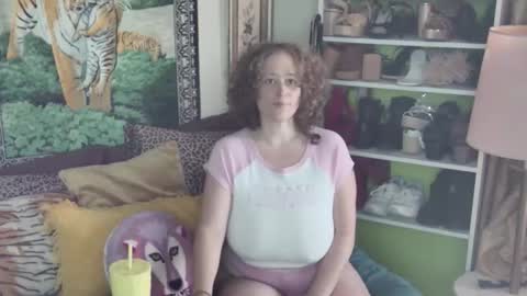 Snapshot of arielabai chatting on 16, 10, 2025 Arielle Ari online show from 16, 10, 2025