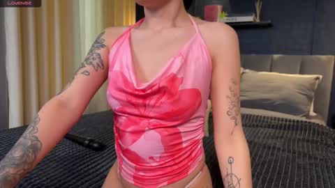 My name is Ariel and ITS MY FIRST DAY online show from 13, 11, 2025