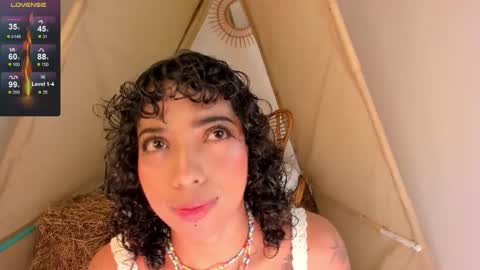 Snapshot of ariella_ruiz chatting on 22, 10, 2025 A R I online show from 22, 10, 2025