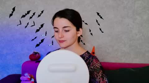 arielstonks_lovee online show from 8, 10, 2025