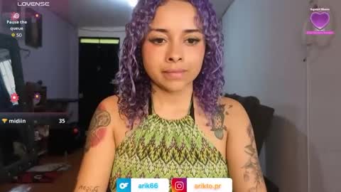 Snapshot of arikatorres chatting on 7, 10, 2025 Arin online show from 7, 10, 2025