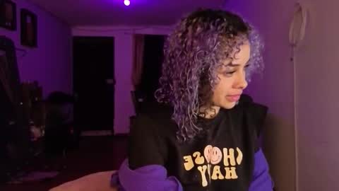 Snapshot of arikatorres chatting on 21, 10, 2025 Arin online show from 21, 10, 2025