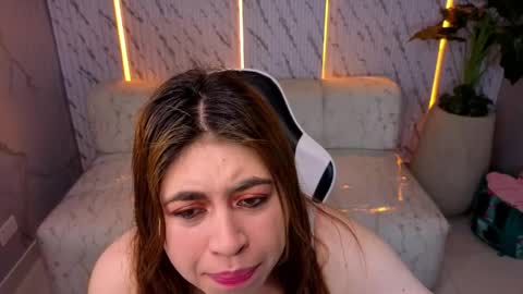 Snapshot of arlet_tx chatting on 10, 4, 2026 Online 1400 2100 online show from 10, 4, 2026