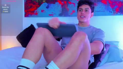 Snapshot of arminjones1 chatting on 12, 3, 2025 online show from 12, 3, 2025