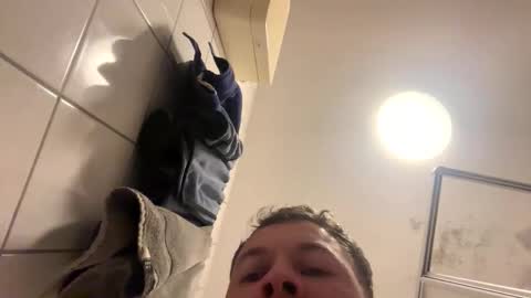 Snapshot of armyskater32 chatting on 7, 11, 2025 armyskater32 online show from 7, 11, 2025