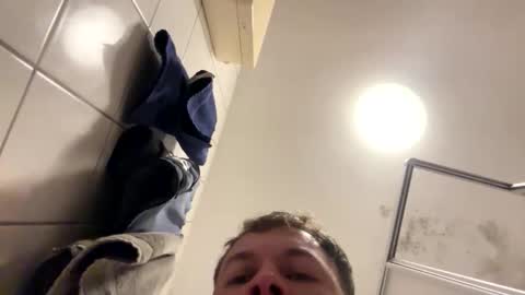 Snapshot of armyskater32 chatting on 13, 11, 2025 armyskater32 online show from 13, 11, 2025