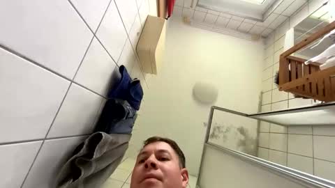 Snapshot of armyskater32 chatting on 14, 11, 2025 armyskater32 online show from 14, 11, 2025