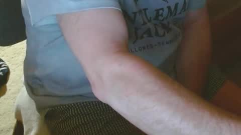 Snapshot of arnie12 chatting on 25, 10, 2025 Arnie online show from 25, 10, 2025