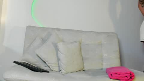 Snapshot of arohomlester_ chatting on 27, 5, 2026 ARON online show from 27, 5, 2026