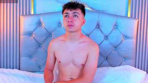 Snapshot of aron__cooper chatting on 4, 12, 2024 aron__cooper online show from 4, 12, 2024