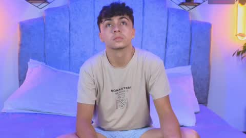 Snapshot of aron__cooper chatting on 4, 2, 2025 aron__cooper online show from 4, 2, 2025