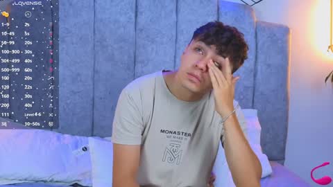 Snapshot of aron__cooper chatting on 5, 2, 2025 aron__cooper online show from 5, 2, 2025