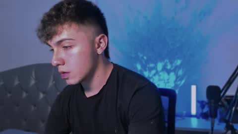 Snapshot of aron__cooper chatting on 24, 2, 2025 aron__cooper online show from 24, 2, 2025