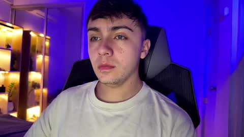 Snapshot of aron__cooper chatting on 10, 9, 2025 aron__cooper online show from 10, 9, 2025