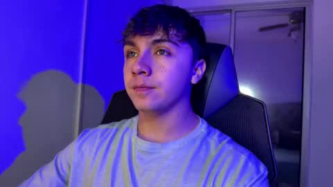 Snapshot of aron__cooper chatting on 4, 10, 2025 aron__cooper online show from 4, 10, 2025