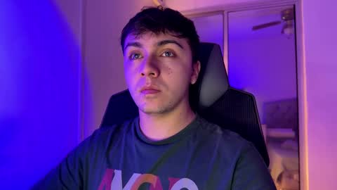 Snapshot of aron__cooper chatting on 6, 10, 2025 aron__cooper online show from 6, 10, 2025