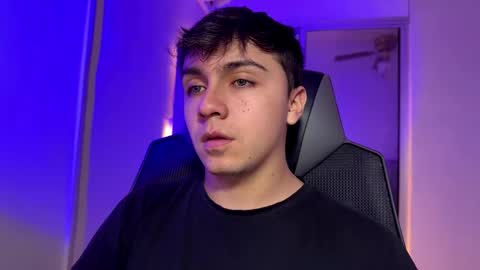 Snapshot of aron__cooper chatting on 6, 10, 2025 aron__cooper online show from 6, 10, 2025