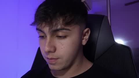 Snapshot of aron__cooper chatting on 18, 10, 2025 aron__cooper online show from 18, 10, 2025