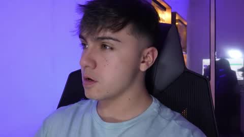 Snapshot of aron__cooper chatting on 20, 10, 2025 aron__cooper online show from 20, 10, 2025