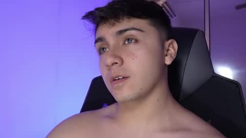 Snapshot of aron__cooper chatting on 29, 10, 2025 aron__cooper online show from 29, 10, 2025