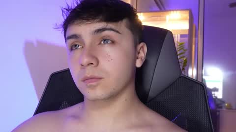 Snapshot of aron__cooper chatting on 7, 11, 2025 aron__cooper online show from 7, 11, 2025