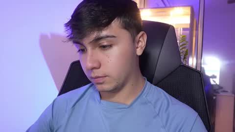 Snapshot of aron__cooper chatting on 13, 11, 2025 aron__cooper online show from 13, 11, 2025