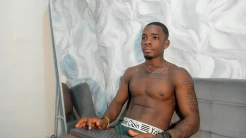 Snapshot of aron_clark chatting on 1, 4, 2026 A R O N online show from 1, 4, 2026