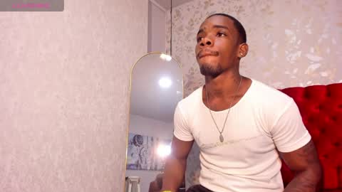 Snapshot of aron_clark chatting on 25, 4, 2026 A R O N online show from 25, 4, 2026