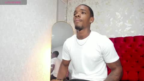 Snapshot of aron_clark chatting on 28, 4, 2026 A R O N online show from 28, 4, 2026