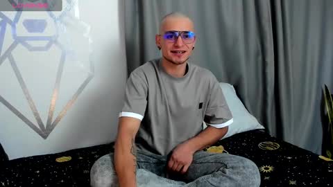 Aron Santoro online show from 24, 12, 2024